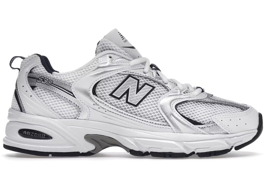 New Balance 530 en plateado blanco y azul marino